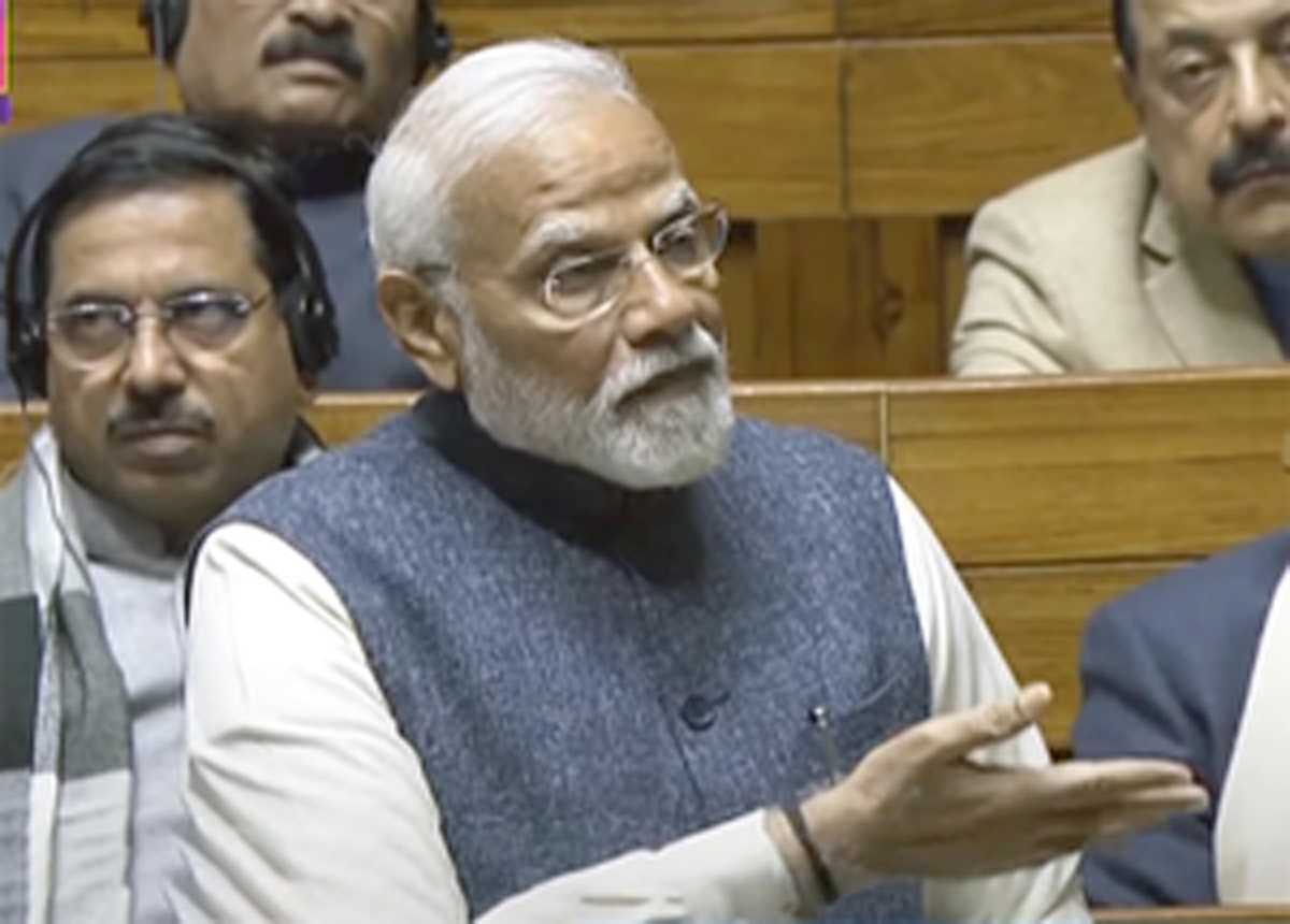 संविधान में जो दरार दिखाई देती थी, उसे धारा-370 हटाकर भर दिया : पीएम मोदी संविधान में जो दरार दिखाई देती थी, उसे धारा-370 हटाकर भर दिया : पीएम मोदी